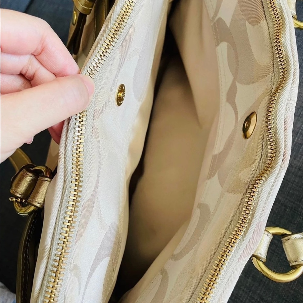 Coach handbag/satchel - Picture 6 of 10